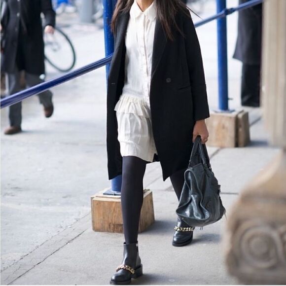 Givenchy Laura Black Calf Leather Gold Chain Boots - Picture 6 of 15